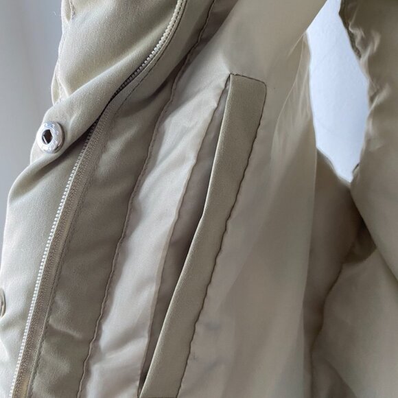 De Base Cropped Puffer Vest - Picture 6 of 10